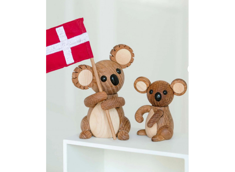 Koalabjørn Matilda egetræ med flag