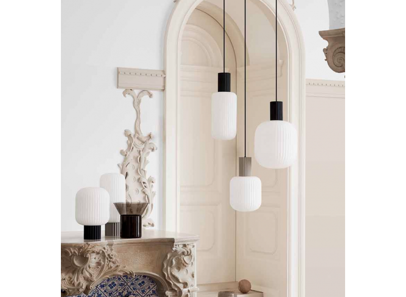 Bordlampe Lolly sort metal & opal glas