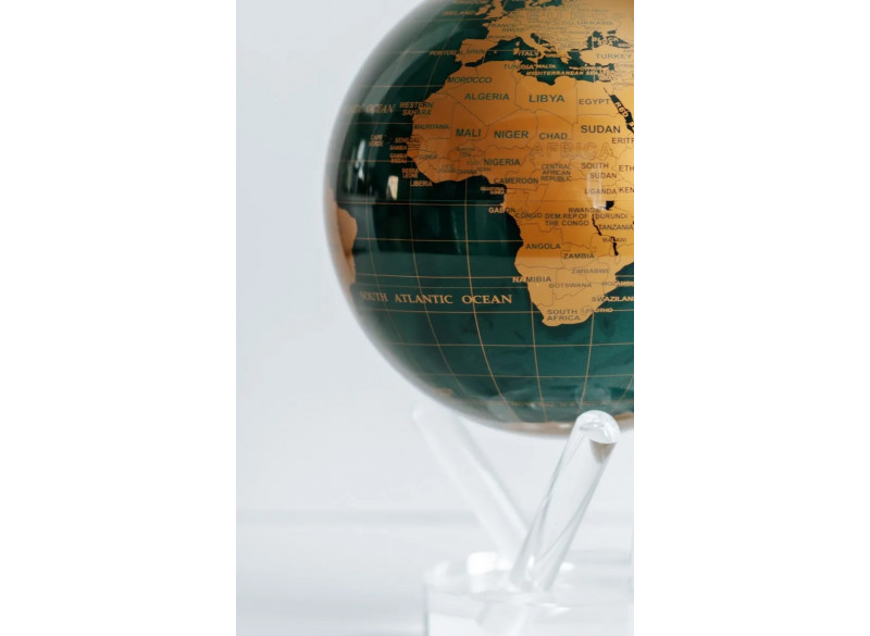 Moving Globe Green-Gold