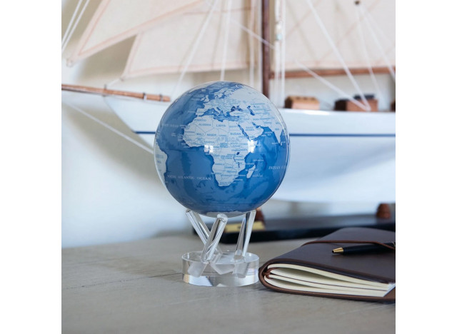 Moving Globe White-Blue