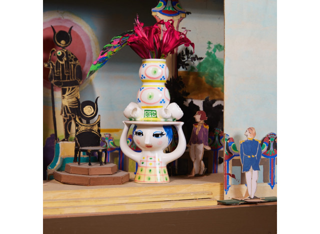 Lysestage Lady with hat H16 cm pink