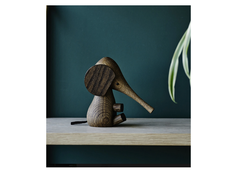 Baby Elefant Røget eg