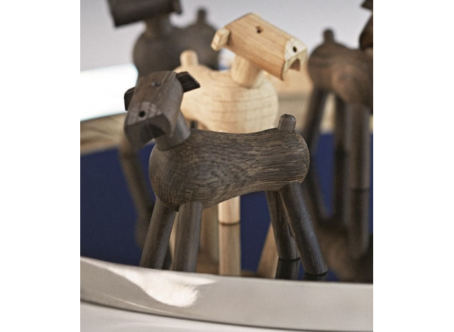 Hund Tim Mørk egetræ